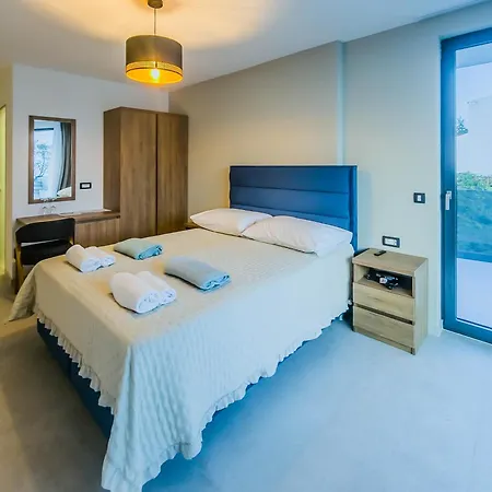 Sunrise Beachfront לינה וארוחת בוקר