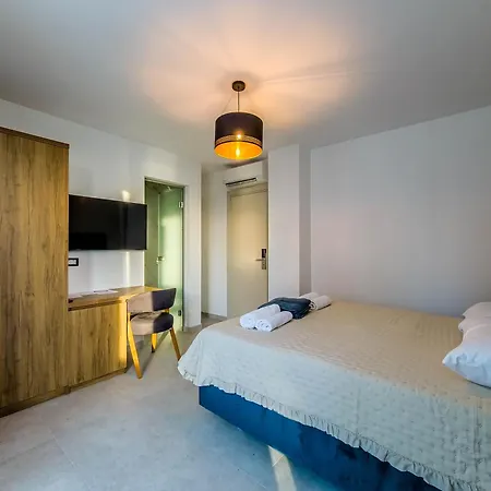 Sunrise Beachfront לינה וארוחת בוקר