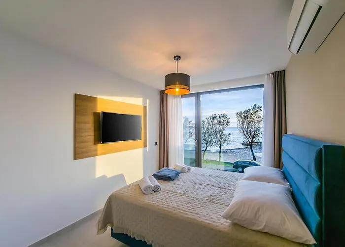 Alojamento de Acomodação e Pequeno-almoço Sunrise Beachfront 3*