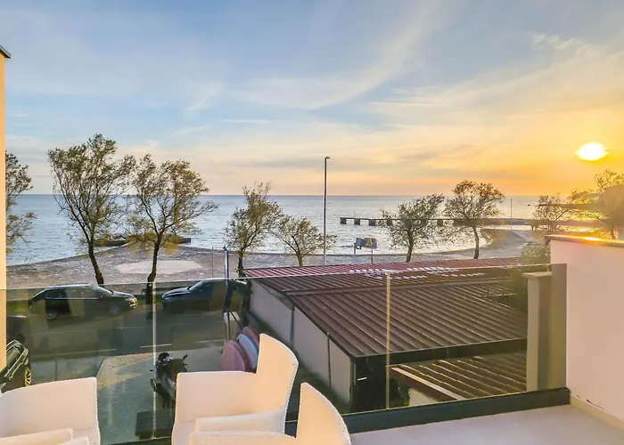 Sunrise Beachfront Alojamento de Acomodação e Pequeno-almoço