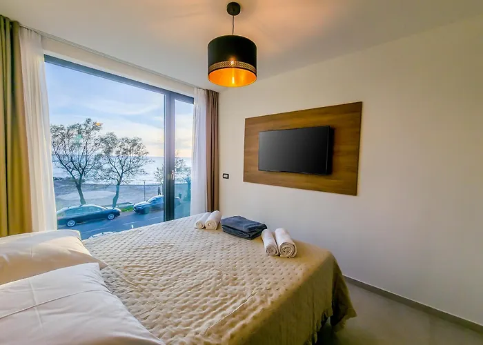 Sunrise Beachfront 3* פורץ