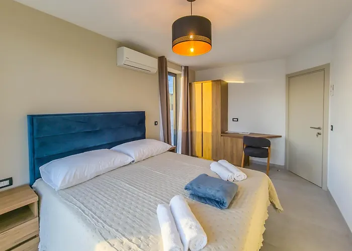 לינה וארוחת בוקר Sunrise Beachfront 3*