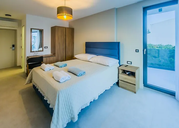 Sunrise Beachfront לינה וארוחת בוקר