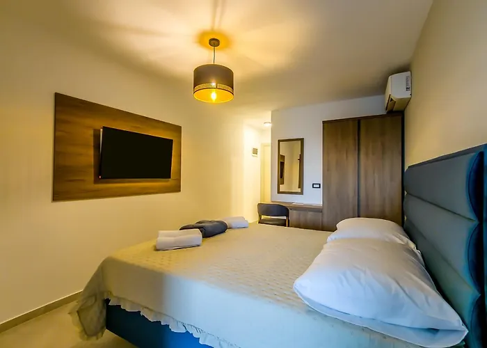 Alojamento de Acomodação e Pequeno-almoço Sunrise Beachfront Poreč