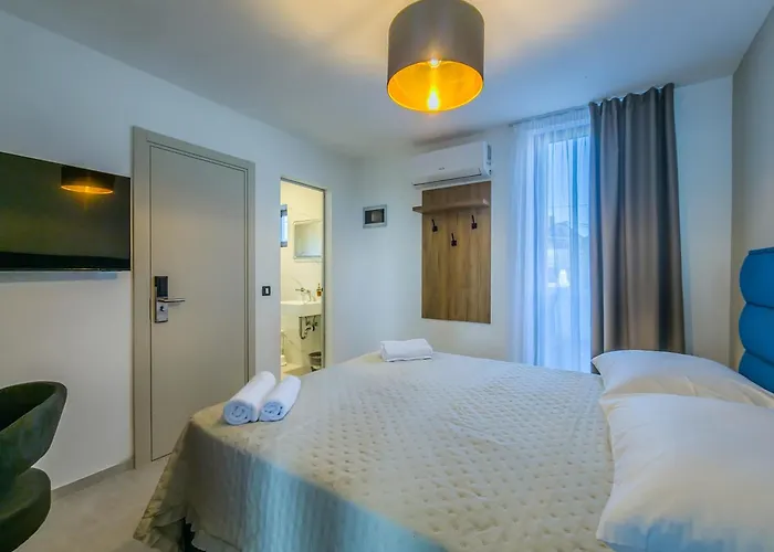 Sunrise Beachfront לינה וארוחת בוקר 3*