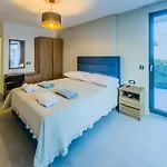 Sunrise Beachfront Bed & Breakfast