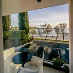 Sunrise Beachfront Bed & Breakfast 3*