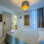 Sunrise Beachfront Bed & Breakfast 3*