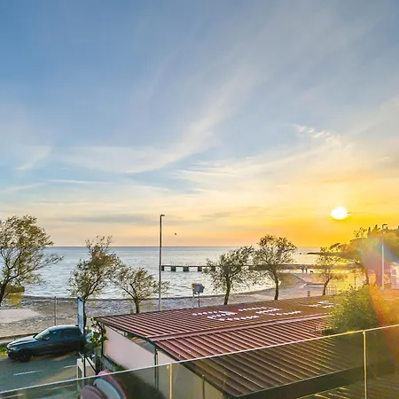 Sunrise Beachfront Πόρετς