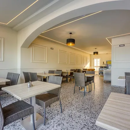 Bed & Breakfast Sunrise Beachfront Porec
