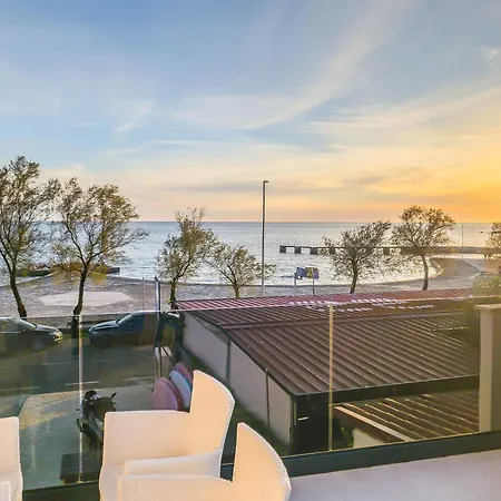 Sunrise Beachfront Oda ve Kahvaltı