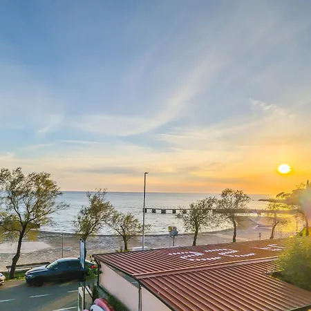 Sunrise Beachfront Oda ve Kahvaltı *