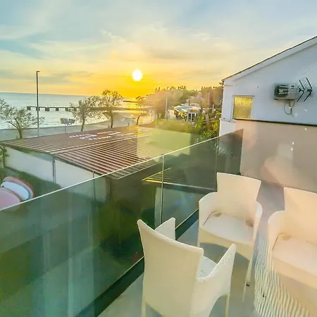 Sunrise Beachfront Oda ve Kahvaltı Poreč