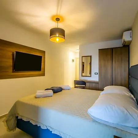 Oda ve Kahvaltı Sunrise Beachfront Poreč